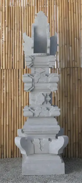 Product image 1 of the product “Balinese Temple, casted with Paras Stone, with open small temple on top, 230cm. Mulitparted ”